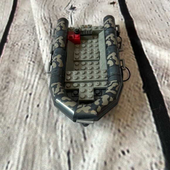 Mega Bloks Call of Duty military Raft - Picture 5 of 6